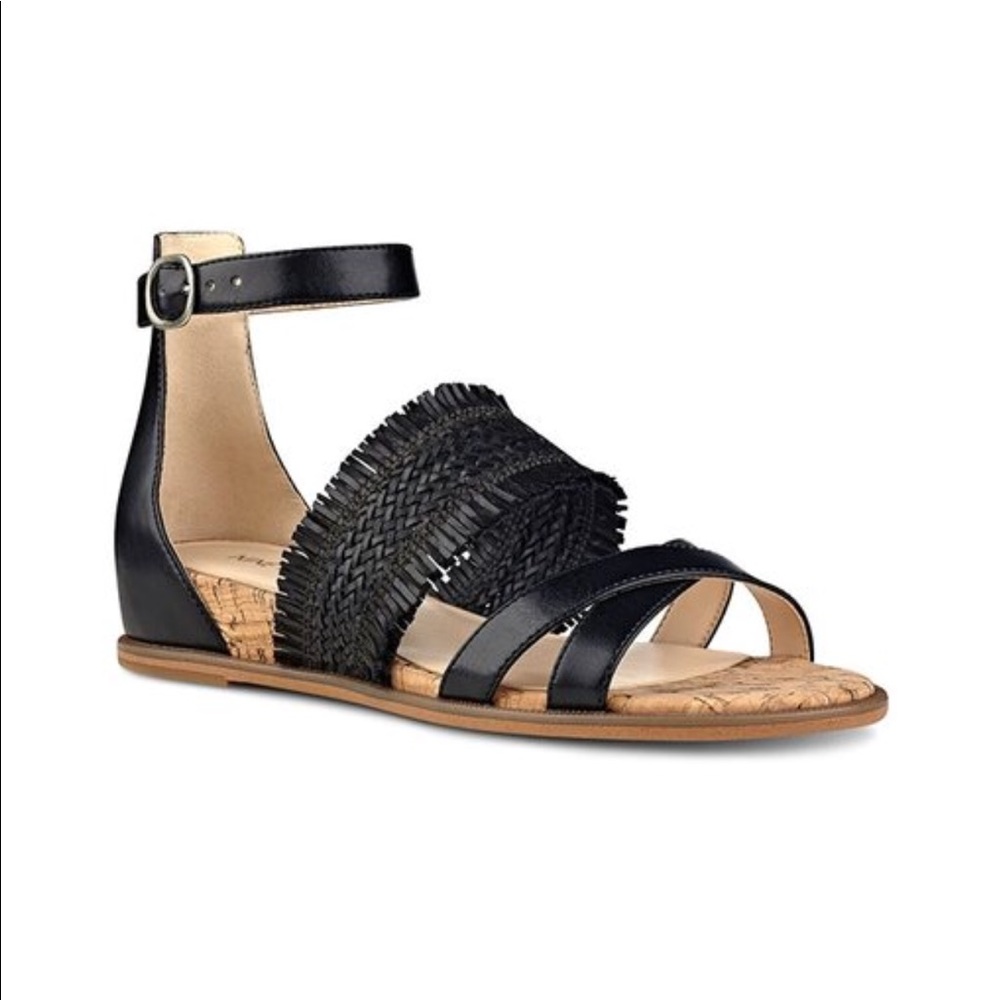 NWVernell Nine West sandals